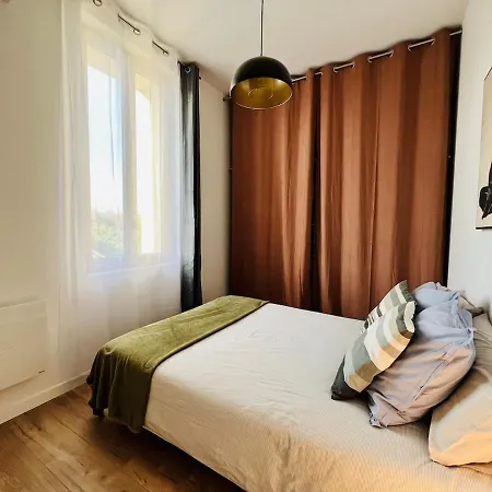 Charming Townhouse Air Conditioning And Parking Villa *