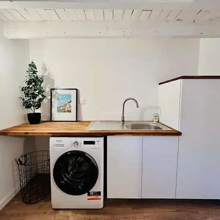 Charming Townhouse Air Conditioning And Parking *