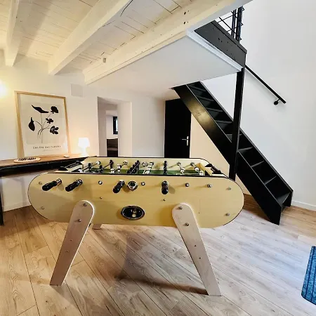 Charming Townhouse Air Conditioning And Parking